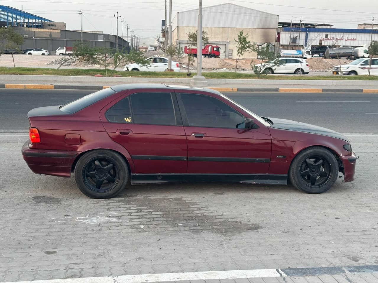 سلام عليكم بي امE 36 محرك مسكر كير عادي 
موديل 1995 تبريد شغال حداديه نص عمر 
كفاله من كصه ونقل اصوليه راعيه بل بصره مشروع وطني 
رقم بغداد تحويل من لبصره حلو سياره سعر38 ورقه 
مكاني بصره رقم*********** البصرة, العراق
