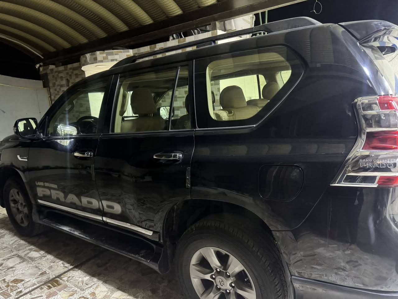 سلام عليك ابرادو للبيع 2013لون اسود سيارة مكفولة كفالة عامة مواصفات بصمة فتحة حساسات امامية خلفية جام اوتو حجم المحرك 6سلندر 4000سعر 310وبيها مجال لشراي العنوان واسط رقم ***********/‭0773 403 7108‬
