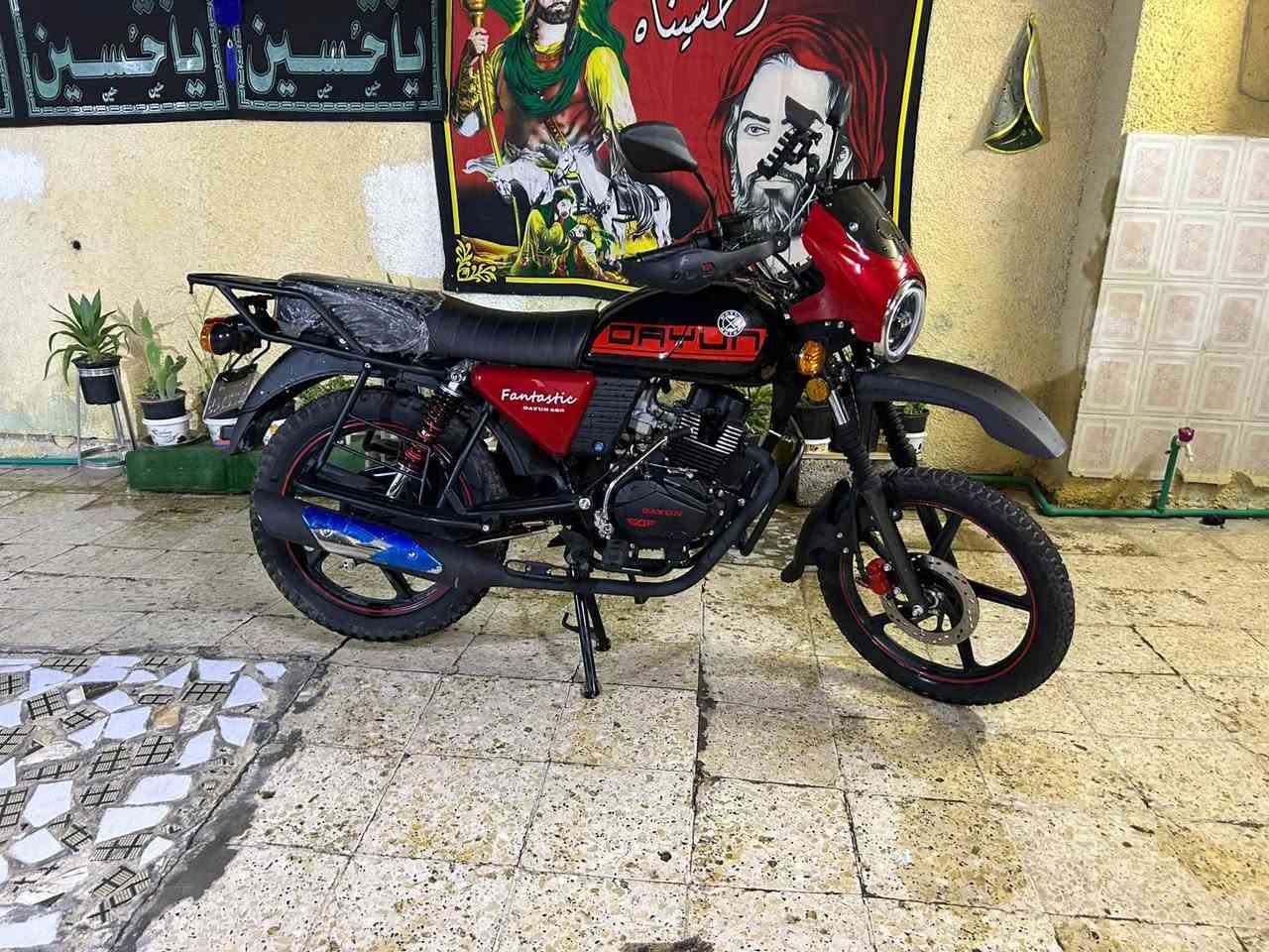 ..
دايوان جبلي موديل 26
قبل شهر نزلته بعده باسم المعرض 
الدراجه كفاله عامه من كلشي 
استخدام شخصي 
دراجه نزلته 2900
واني رايده 2500
***********
بغداد حي النصر
