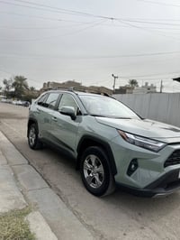 راف فور XLE • هايبرد • حادث امامي