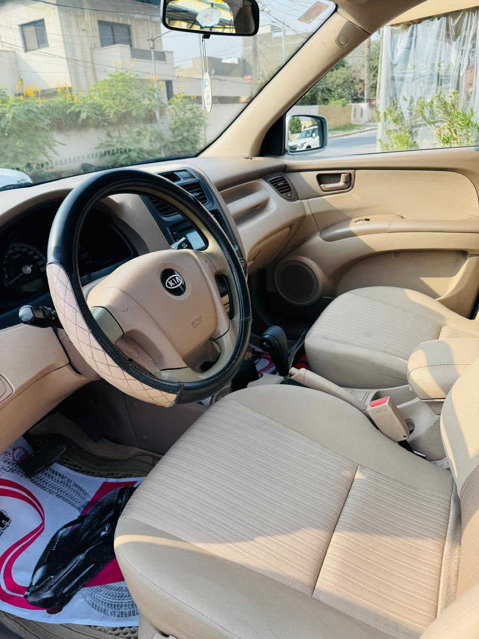 سبورتج موديل 2010 ( خـليـجـي )
جديده بدون ضربه و صبغ و تبديل 

بغداد

 4 سلندر مكينه 2000

و ABS

كير ومكينه وحداديه بالكارتون 

 4 دسك 

تخم تاير جديد 

تبريد ثلج 

داخل نظيف جداً  

ويل كب 

اAUX 

ماشية 164000 كم 

سياره جاهزه وجديده متذب عليها الف

 وماعايزه برغي نصبه وتراي كلش حلو 

رقم صاحب سيارة ***********

.
