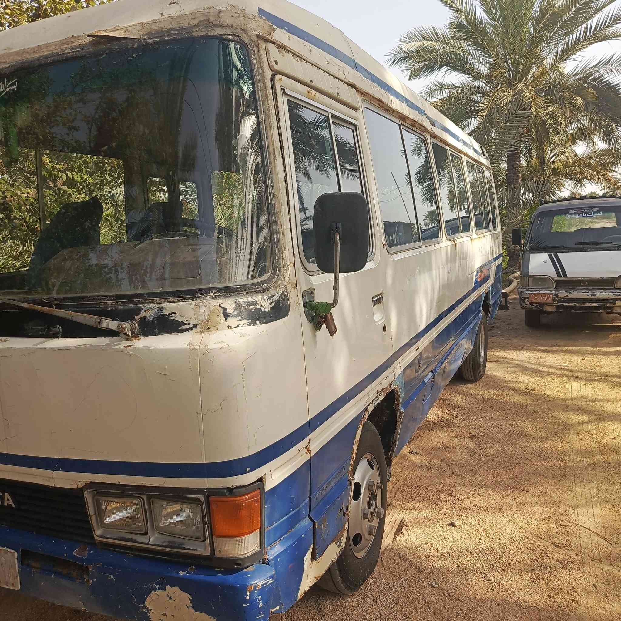 سلام عليكم كوستر عريظ موديل تسعين 30 نفر للبيع مكينه جمره بانزين للاستفسار الاتصال على الرقم التالي ***********
