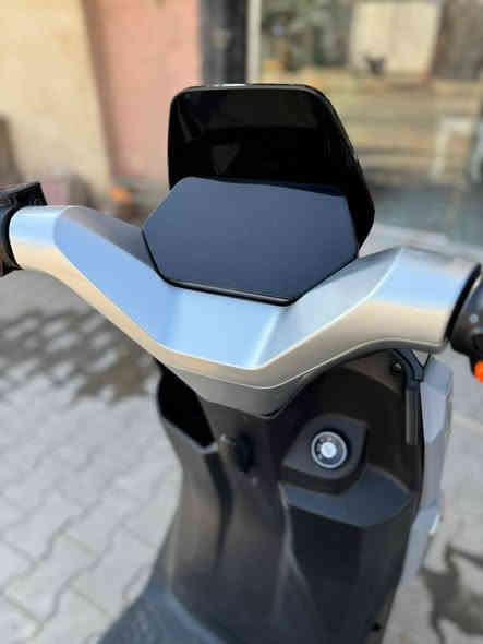 السلام عليكم 🌹
للبيع دراجه شحن بطاريات حجم كبير دراجه مابيها أي نقص نظافة فول على وضع الشركة  ♥️

السعر 750.000  ألف
قضاء المحاويل 
للتواصل *********** حلة
