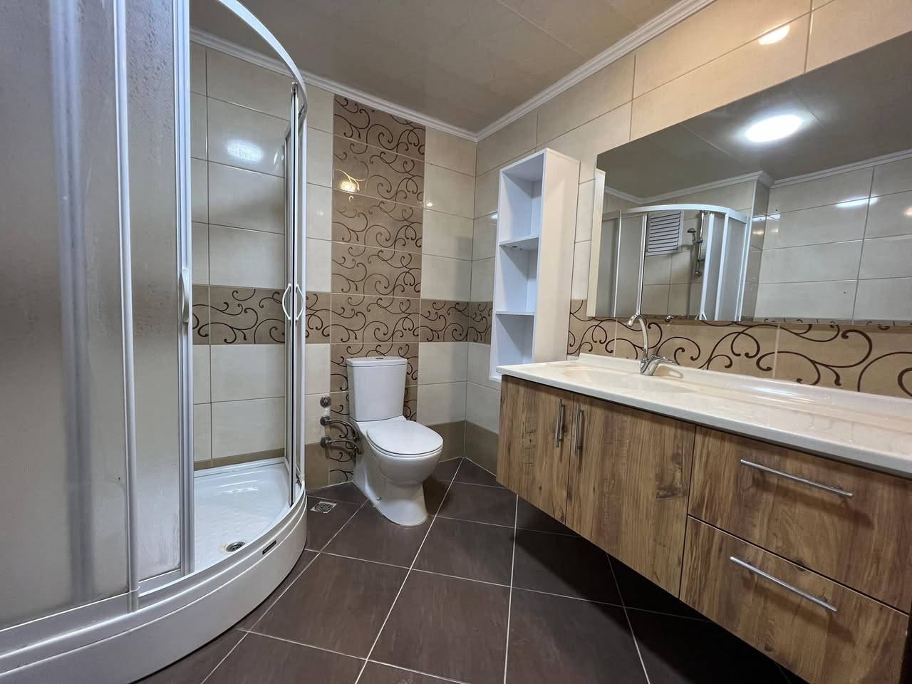 شقة للبيع في مجمع افروستي
عمارة B
نوع 3+1
مساحة 186m
طابق 9
جنوب .غرب
للمزيد من المعلومات:
0750 492 1308
