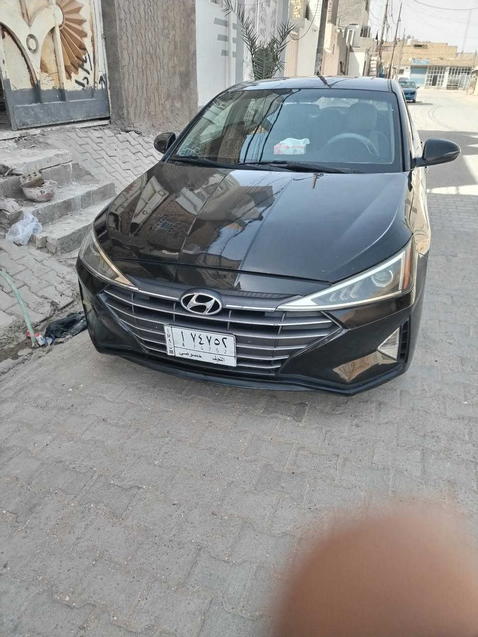 السلام عليكم
هونداي النترا للبيع.رقم نجف باسمي. 

موديل 2019 وارد امريكي حادثها چاملغ و بنيد. 

ماشية 190 الف كيلومتر.

السنوية لسنة 2028 

المواصفات: 

محرك 2000 دوش

گير at

رادارات جانبية

تدفئة مقاعد امامية و ستيرن

3 انظمة قيادية

السيارة بحالة جيدة جدا و استخدامها شخصي. 

وكل اجهزة السيارة شغالة و ما بيها اي نقص ما عدا تحتاج حدادية المقدم والكامرة عطلانة فقط. 

مكان السيارة النجف

السعر: 113 ورقة وبيها مجال.

للتواصل: 

***********

