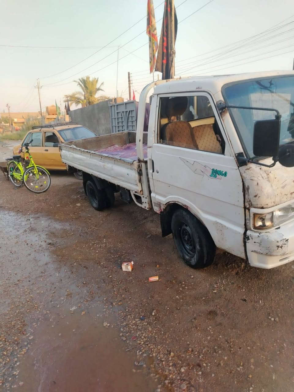 السلام عليكم كيا حمل موديل٩٦ كير محرك شاصي مكفول مسويلها ادامه كامله تخم تاير باتري جديد تاير ١٤ هاوزن فونتيرا كامل بم تفصيخ جديد تخم نوزلات راعيها ماندله اتكفلك سرقه وعشاير تعليقات مارد فقط اتصال أو واتساب سعرها ٢٥ وبيها مجال مكانها بغداد رقم الموبايل ***********..
