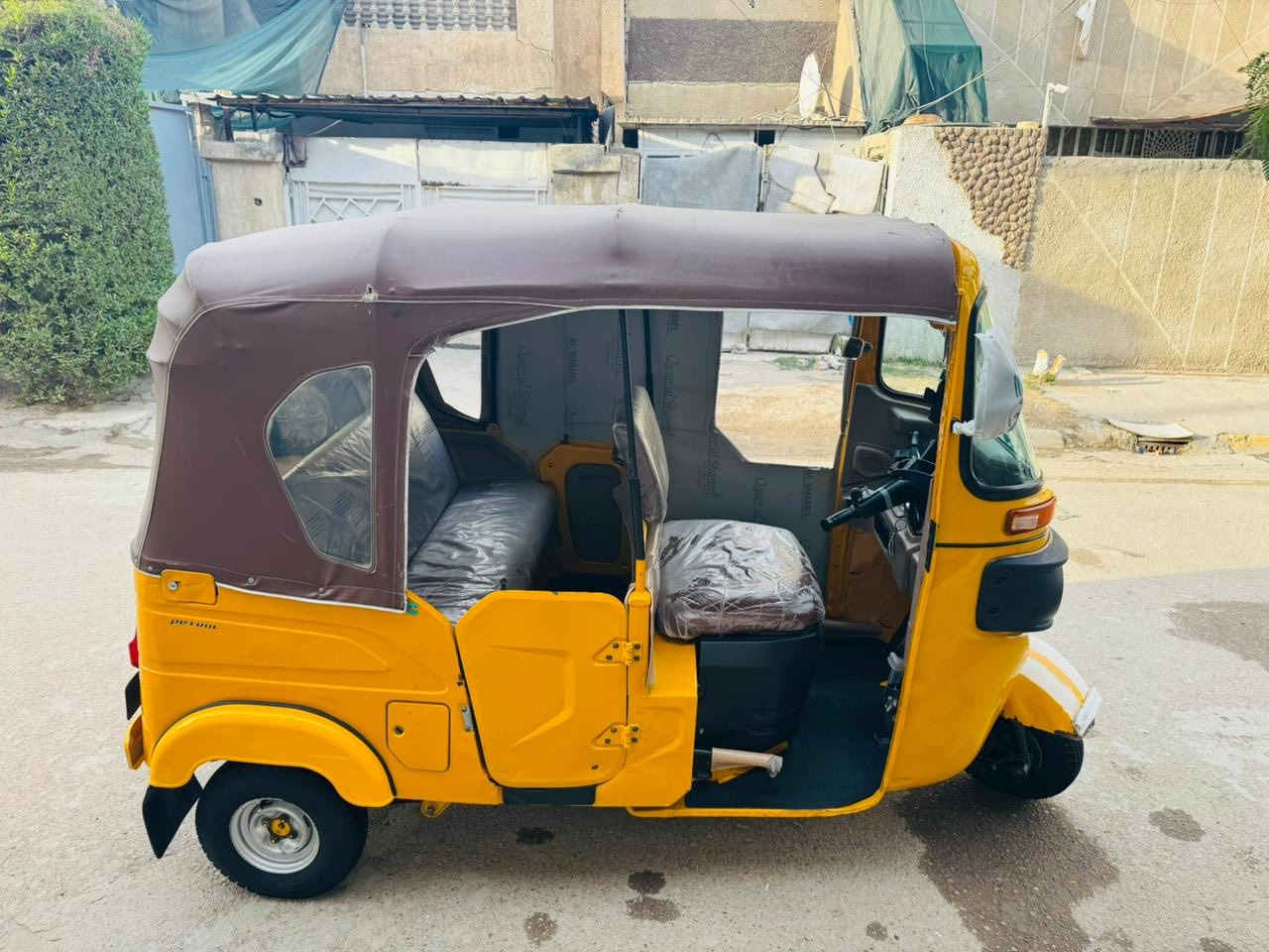 السلام عليكم تكتك للبيع 22 تكتك نضيفه خير من الله مكينه اكسل مكفولات للستفسار ***********
