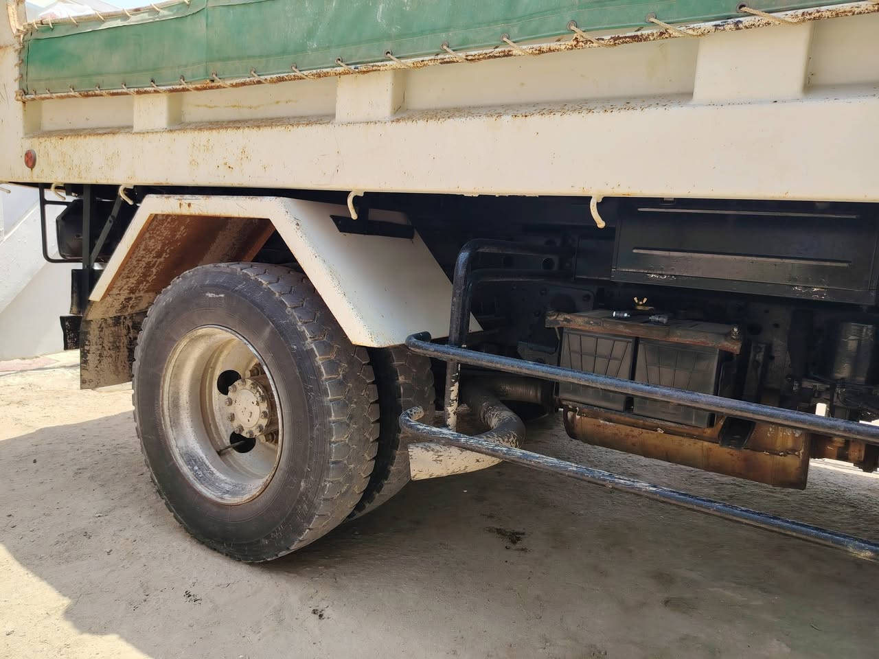 سياره هينوه شيطان فول عادي 6 سلندر سياره ما مشتغله سياره دخول جديد  بل عراق بعده ما مسجله  للتواصل ***********
