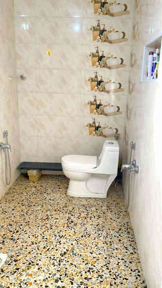 بيت للبيع زراعي التاجي حى الحسن العسكري قريب مولد عباس شايع مساحة 100مربع مسلح قاط  بيت جاهز كاشي واسيراميك حديقة 50.     ***********.بي واتساب
