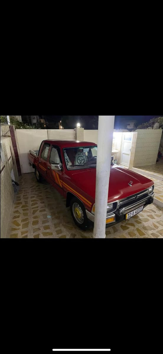 بيكاب.تويوتا موديل 1992 سياره عام به خ بدون دواخل گئرو مه كينه ب شه رت اكسن شه رت تحويل و وكاله شه رت مكان سياره عقره *********** ***********
