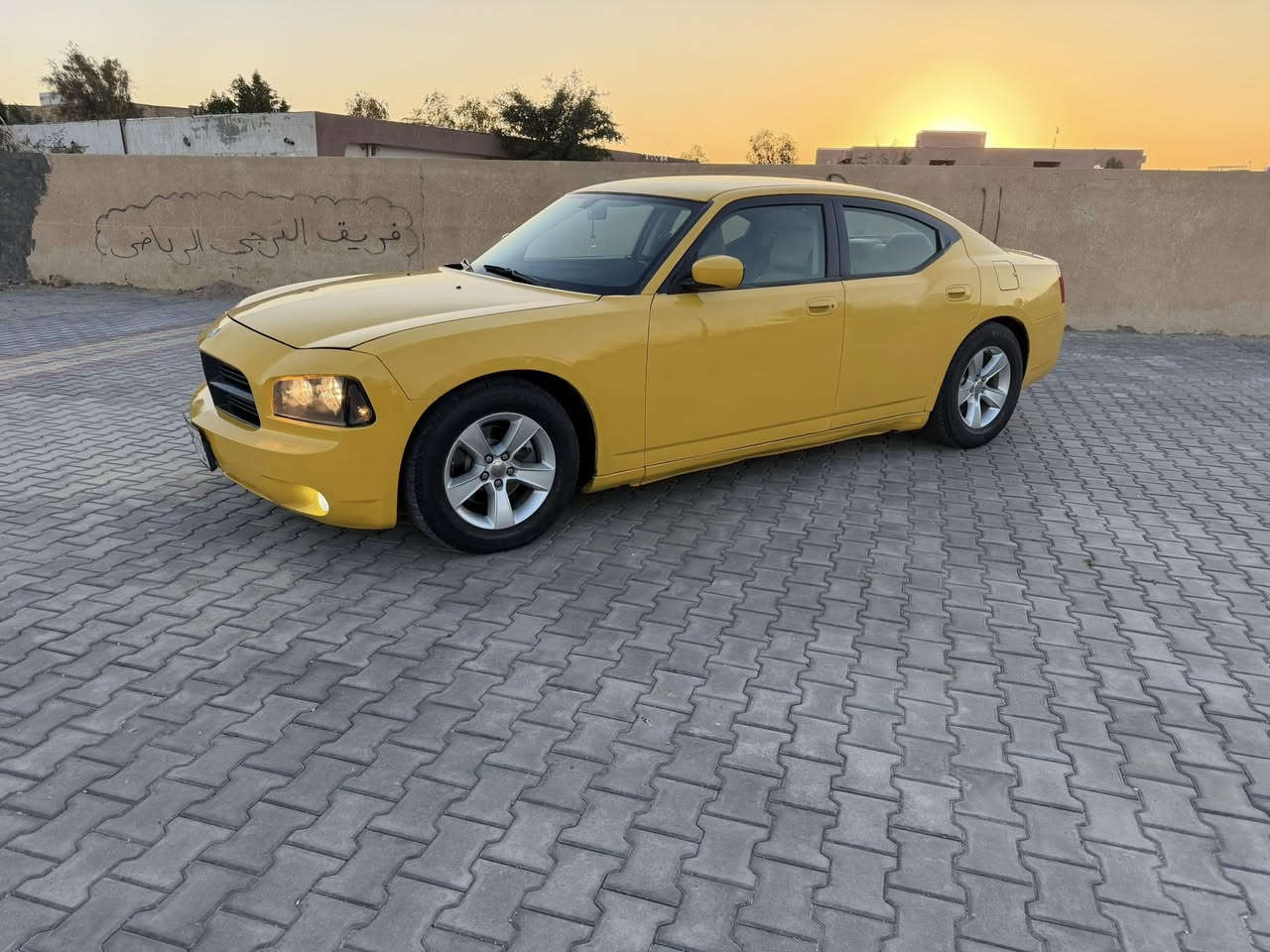 السلام عليكم جارجر موديل 2009 مكينة 3600 مكينة و كير مكفولات السيارة مكفوله ماعده جاملغ مبدل والسونار موجود بل منشور السيارة جاهزه من تخم تاير حداديه جديده تبريد ثلج خط وبحثت مصفرات السعر 92 الشراي هاذ رقمي *********** مكان السيآره واسط ما متواجد ع فيس
