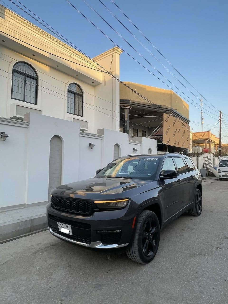السلام عليكم للبيع او مراوس
جيب 2023 كراند شيروكي رقم بغداد بأسمي 
7 راكب vip 
وارد امريكي ضرر خفيف  نص بنيد وشويه بلجاملغ وبارد بلجاملغ الخلفي بدون اي دواخل شرط موضح بالصور ايرباك سليم 
 6 سلندر محرك 3600 
ماشيه (58 ) 
مواصفات
بصمة تشغيل عن بعد  حساس ابواب لمس 
جنطه كهرباء  لد امامي خلفي 
اطفاء ذاتي عند التوقف اقتصادي 
تحديد مسار 
فول تحكم ستيرن مع قياده ذاتيه 
رادارات مع تنبيه وحساس اوتو ستوب 
كشنات كهرباء 
تدفئة كشنات
تدفئة ستيرن 
حساسات خلفية وجانبيه 
نقط عمياء 
لايت عدسات زنون 
ويل كب بلاد بلاك 20
شاشه  
تحكم تبريد خلفي 
كير ماوس 
سايد بريك كهربائي 
نظام قياده سبورت 
السياره حلوه مابيها اي نقص 
السعر 270 للاستفسار ***********
