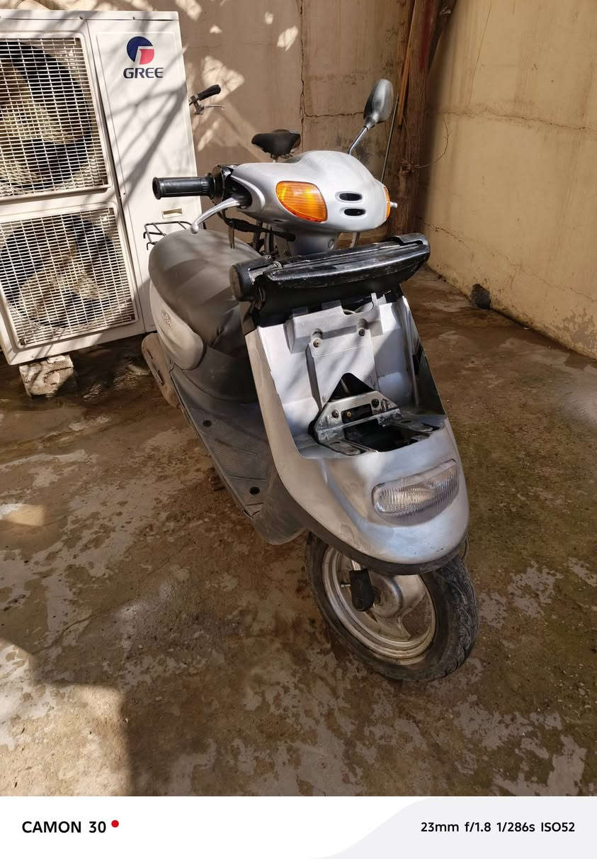 سلام عليكم دراجه سله جبير للبيع ما بي أي عيب فقط سله مابي والملوبات مابي طايرات جديد كفرات بلادي مكينا ما مفتوح سعر 325الف بيها مجال عنوان كركوك شورجه رقم الهاتف ***********
