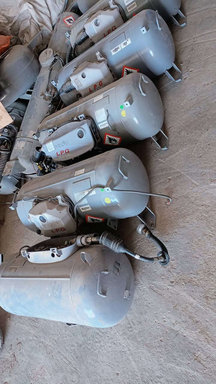 السلام عليكم اخواني متوفر بعون الله كافه قطع غيار سيارات كوري بلاد غاز صيانه ومواد ورشه طارق الفيتر دوانيه حي الصناعي البلوك الاخير ***********
