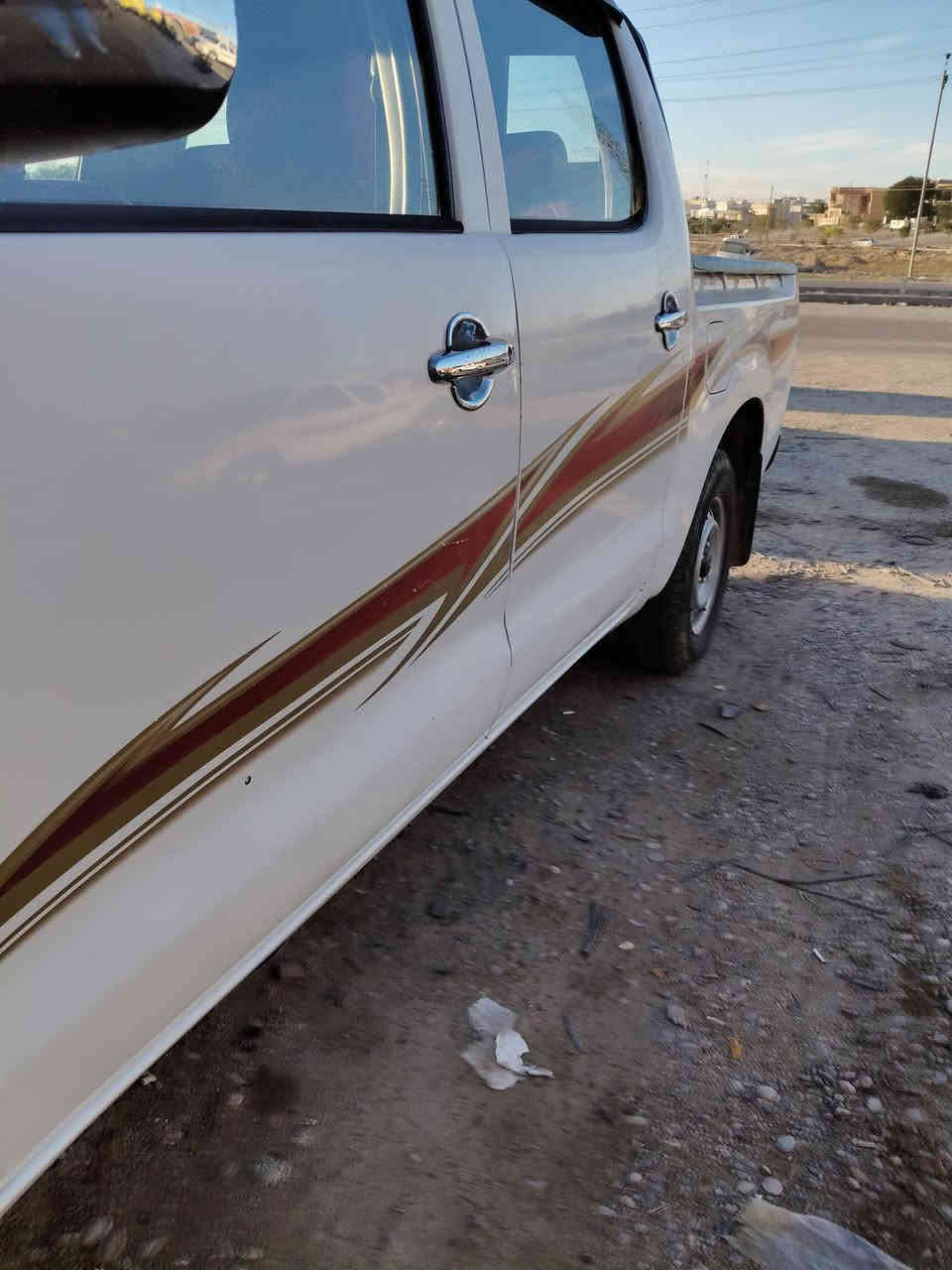 سلام عليكم سياره للبيع موديل 11 سياره بدون صبغ فقط بارد مكينه بيها صرف رقم سليمانيه  سنويه لل 27 بسمي ماشيه 340 الف مكان السياره ديالى سعرها 155 ورقه ***********
