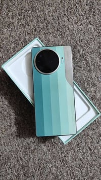 تكنو كامون ٣٠ برو • دايمنستي ٨٢٠٠ • شاشة ١٤٤ هرتز