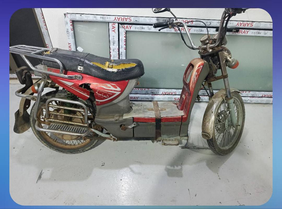 مكلف بلنشر. 140الف 
دراجه شحن بطارياته نص عمر نقص بيه جوزه مال تشغيل. سعره 140 الف
‏‪0781 583 9974‬‏
