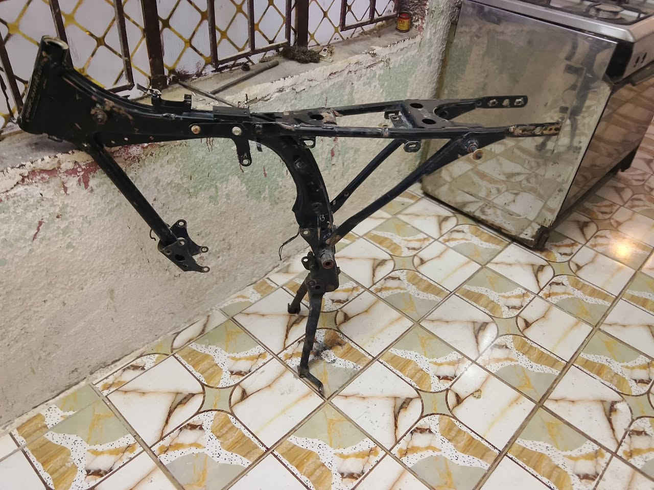 شاصي اوراق اصولي موديل 23 مشروط من كلشي جديد كلش مكان شطره سعره 350قفل ***********
