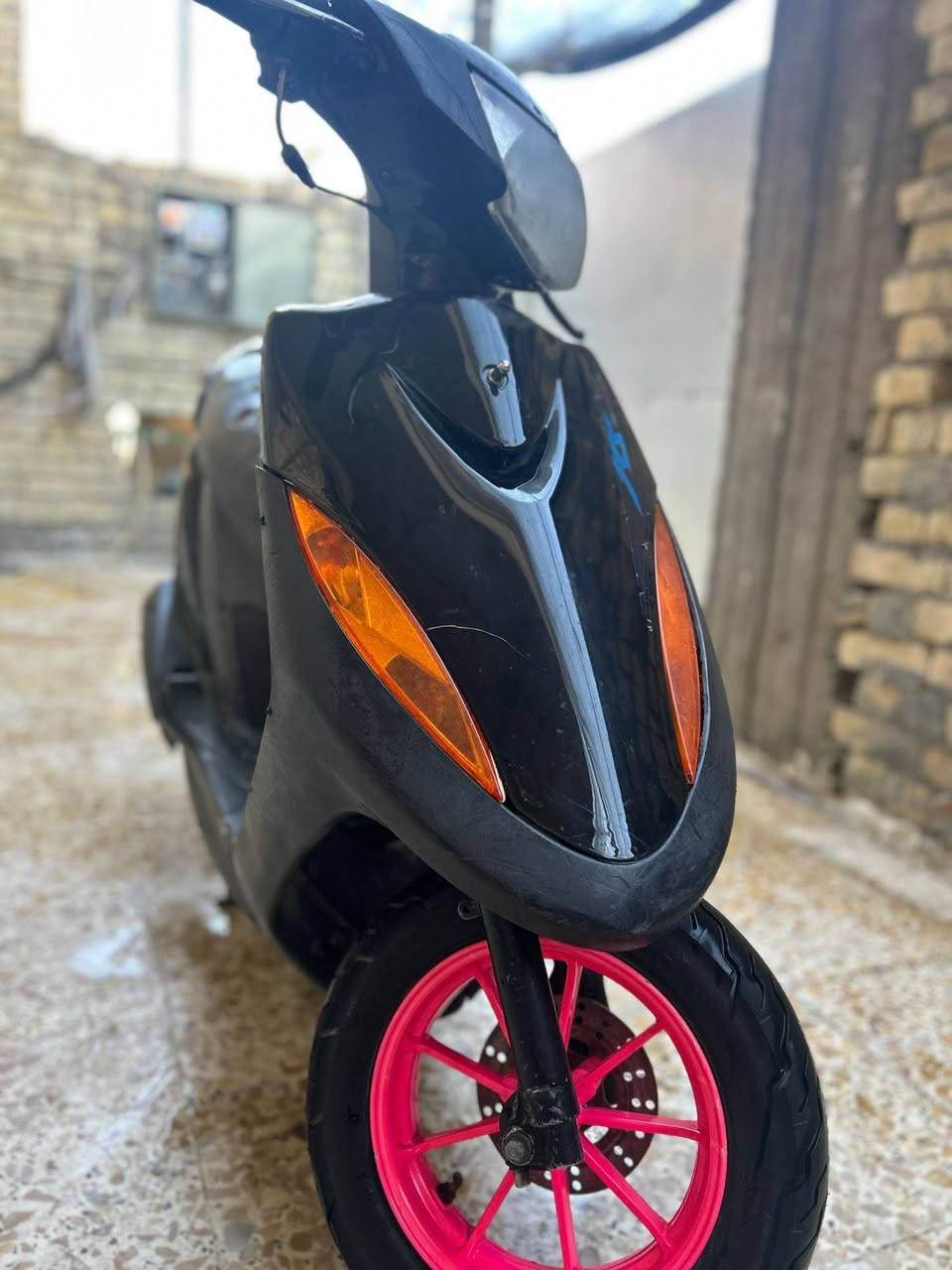 دراجة ماكس عدلة للبيع كاملة شغالة سلف هندر نكره
مكينة ماتنسمع ناعمة كلش اشاير سكن هورن شغالات كلهن 
ويالة رياضي مكينة بلادية مامفتوحة شلعة معدل تخبل بريك خلفي جديد كفرات نضيفات الدراجة تخبل كاملة 
السعر 575 بيها مجال للشراي قفط 
العنوان بغداد //الأمين الثانية شارع الارامل 
الرقم *********** بي واتساب خاص مفتوح
