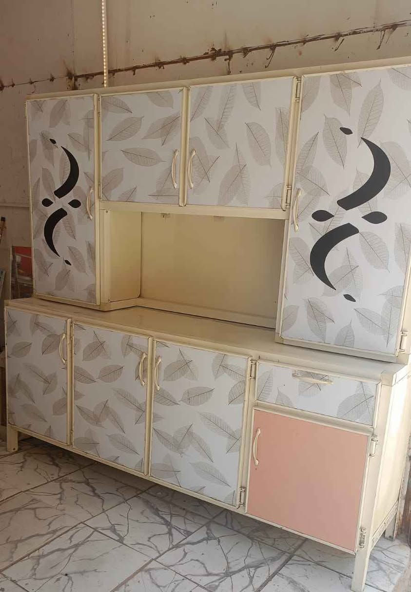 السلام عليكم 
كاونتر مستعمل نضيف قياس مترتين 3قطع ارضي وسنك مرمر ومعلق العنوان بغداد الحريه الثانيه بشارع دائره الكهرباء السعر 225 وبي مجال *********** بغداد, العراق
