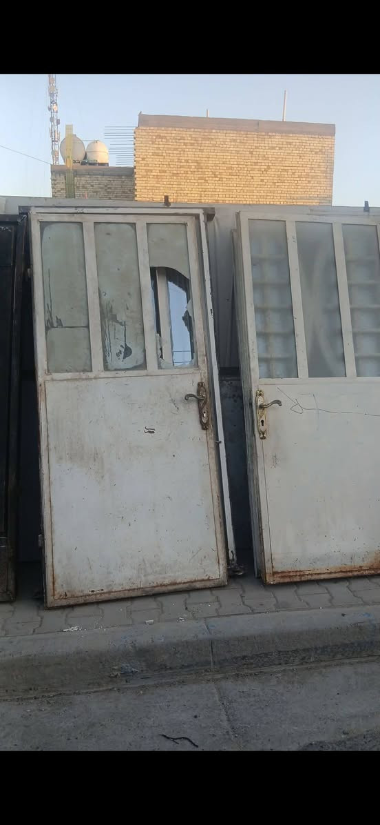 بيبان وشبابيك وزوايه وشيلمان البيع بغداد حي نصر ***********
