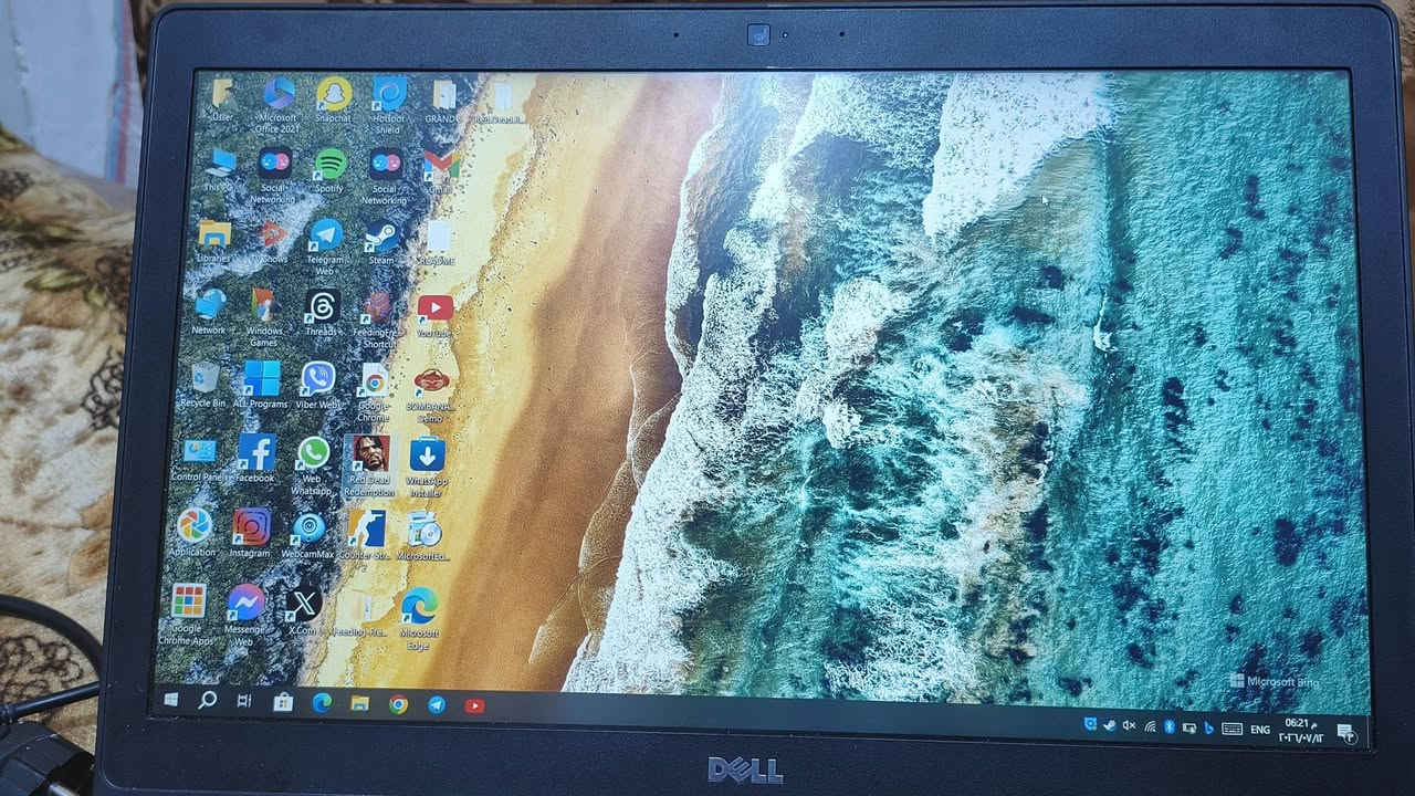 لابتوب ديل مواصفات
Windows 10 pro 64-بت
i7-7600U cpu
intel(R) hd Graphics 620 مدمج
Ram8 
مع ملحقاته ماوس وجنطه  شاحنه 
السعر 350 وبي مجال 
للتواصل ***********
العنوان بغداد حي العامل
