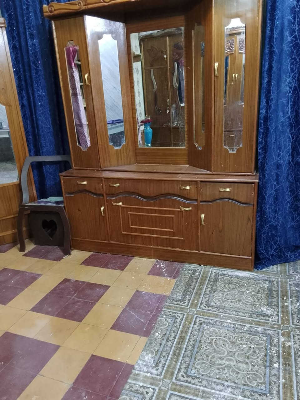 السلام عليكم
غرفه للبيع جديد الله شاهد تجي وتشوف بعينك  
للاستفسار *********** ما متواجد اهنا
