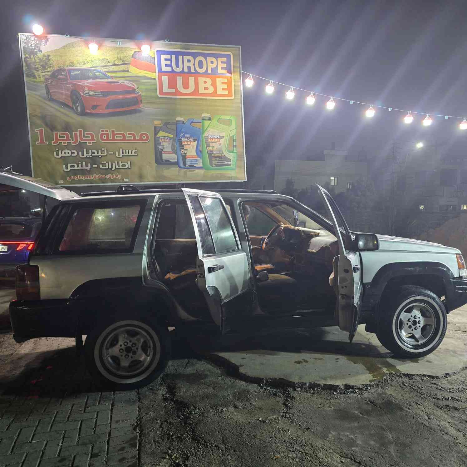 السلام عليكم
جيب شيروكي موديل ٩٦
كير جديد ومكينه ففتي جديد
شرط التحويل
سنويه ما ساقطه
نواقص بسيطه
رقم بغداد
مكان البلديات 
السياره مال بيت
السعر ٣٨
***********
