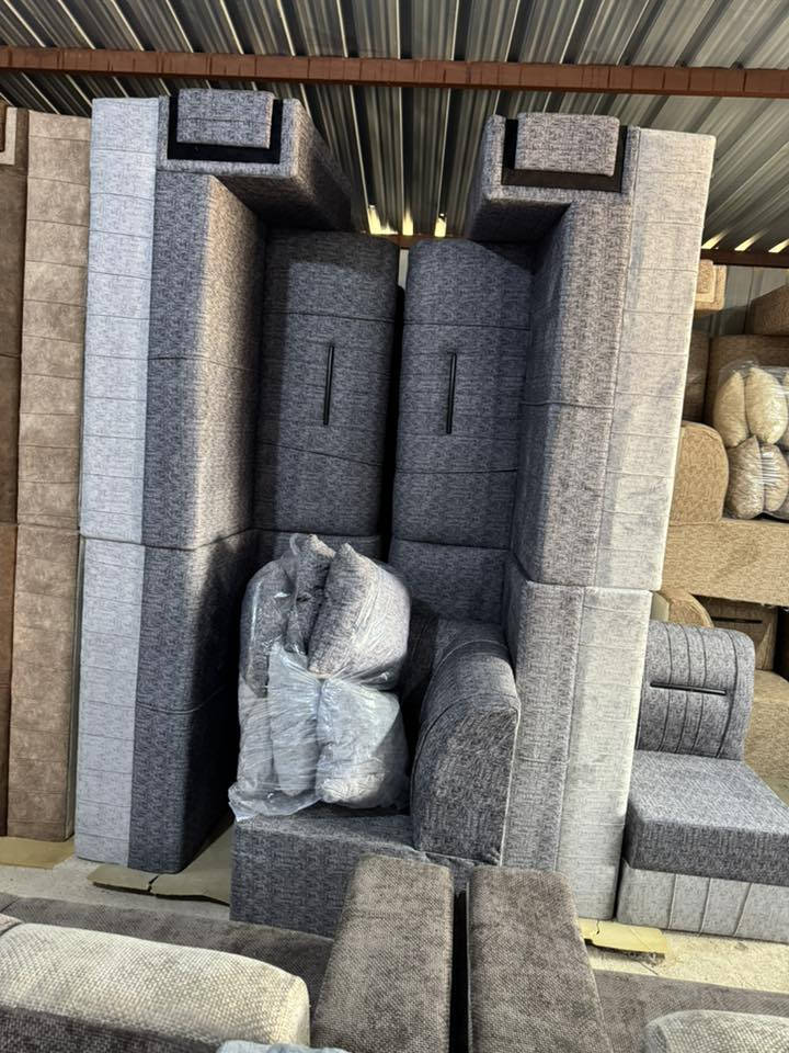 لكل موسم قصة جميلة تزهر بها الأرواح
وبجميع المواسم تزهر منازلكم مع معرض علوش للأثاث والأجهزة المنزلية لأن أذواقكم وجودة الأثاث لدينا فقط
يسرنا أن نعلن عن وصول مجموعة جديدة من الأتخم والدواوين لمعرضنا الذي عودكم على توفير ماهو مميز ويترك بصمة جميلة تجمل منازلكم بصورة أكبر..
تحدثو كثيرًا عن إرتفاع الأسعار
معرض علوش تحدى كل التغييرات
ومازال مستمر مع الزبائن بما يليق بهِ
أسعارنا ثابته ونجاحاتنا تغنت بها زبائننا وهذا مايليق بنا
ماعليكم سوى زيارتنا وأختياركم وعلينا التوصيل 
ثقة الزبون ماجعلنا نرتقي قمة النجاح 
معرض علوش للأثاث والأجهزة المنزلية _وجهتكم الوحيدة
للاستفسار مراسله الخاص او الأتصال ع ارقام التاليه 
واتساب ***********
***********
مجمع علوش للأثاث المنزلي المستخدم والجديد
@إشارة
