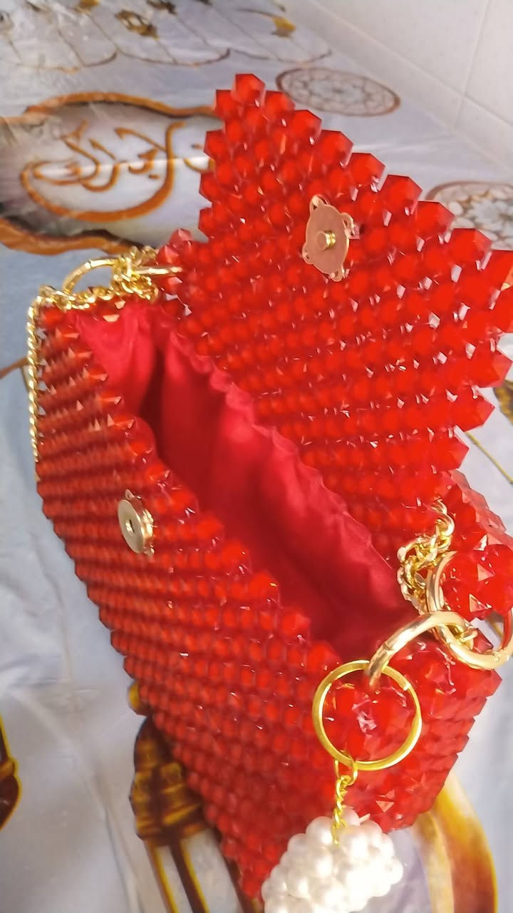 من أعمالي متوفره حاليا بيع مباشر 
❤️أناقة مصنوعة بحب... وتفاصيل تنبض بالفخامة ✨
تألقي بلمسة مميزة مع حقيبة الخرز اليدوية المصنوعة بعناية فائقة، حيث يجتمع الإبداع مع الجودة في قطعة فريدة تضيف لمظهرك لمسة من الأناقة والرقي. ❤️
🔸 صناعة يدوية متقنة
🔸 تصميم أنيق وعصري
🔸 خامات عالية الجودة ولمعان جذاب
🔸 مناسبة للمناسبات والإطلالات اليومية المميزة
لأن التميز يبدأ من التفاصيل الصغيرة، اختاري قطعة تعبر عن ذوقك الخاص. 🌹
📩 للحجز والاستفسار يرجى التواصل عبر الرسائل الخاصة.
#هاند_ميد #شنط_خرز #صناعة_يدوية #اكسسوارات_نسائية #جنط_نسائية #أعمال_يدوية #تصميم_مميز #أناقة_وفخامة #Handmade #BeadedBag #FashionAccessories ❤️👜✨


**إذا كنت صاحب هذا الإعلان وتريد حذفه لأي سبب، رجاءا أرسل رسالة إلى الدعم الفني**