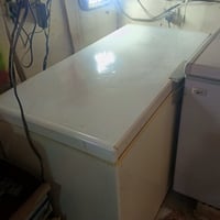 مجمده للبيع  السعر 240 07710425546