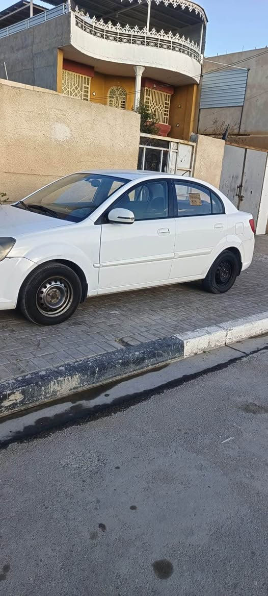 السلام عليكم كيا ريو موديل 2012 مكفوله من الضربه والتبديل 
السياره جاهزه حداده كير مكينه تبريد تخم تاير. 
السعر 65$ وبيها مجال 
علمآ البيع فقط وكاله من راعيها 
للاستفسار اتصل ع الرقم انه مكلف بنشر 
*********** البصرة, العراق
