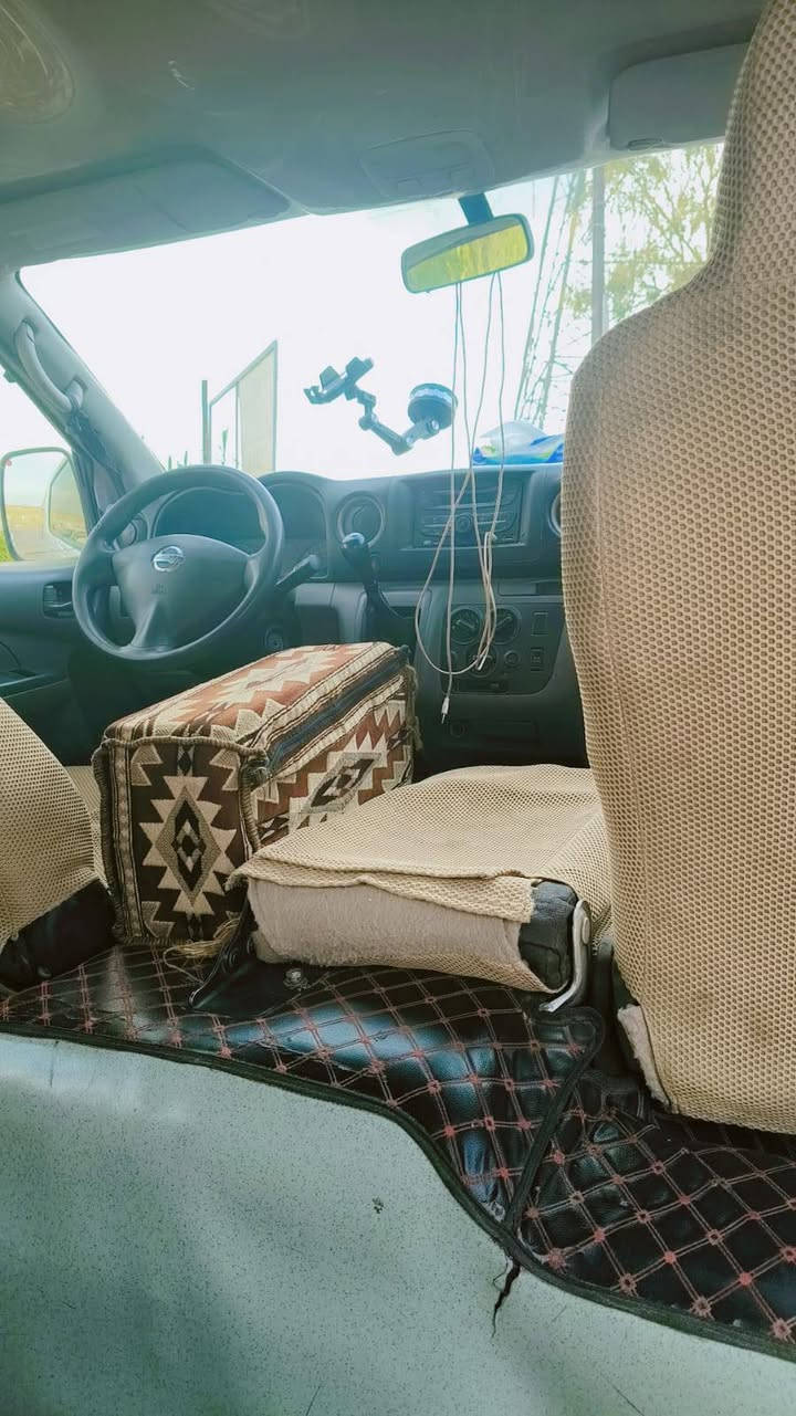 السلام عليكم نيسان البيع موديل 2014سياره بيه صبق صفحه الطويله كله كير مكينه اكسل خير من الله تخم تاير كهربايات كله شقاله تبريد محور السياره مصفره من كلشي وبسمي تحويل ثاني يوم السياره جاهزه ومانقصه برقي كبل لشارع. السعر 160وبيه مجال  للاستفسار /***********/***********
