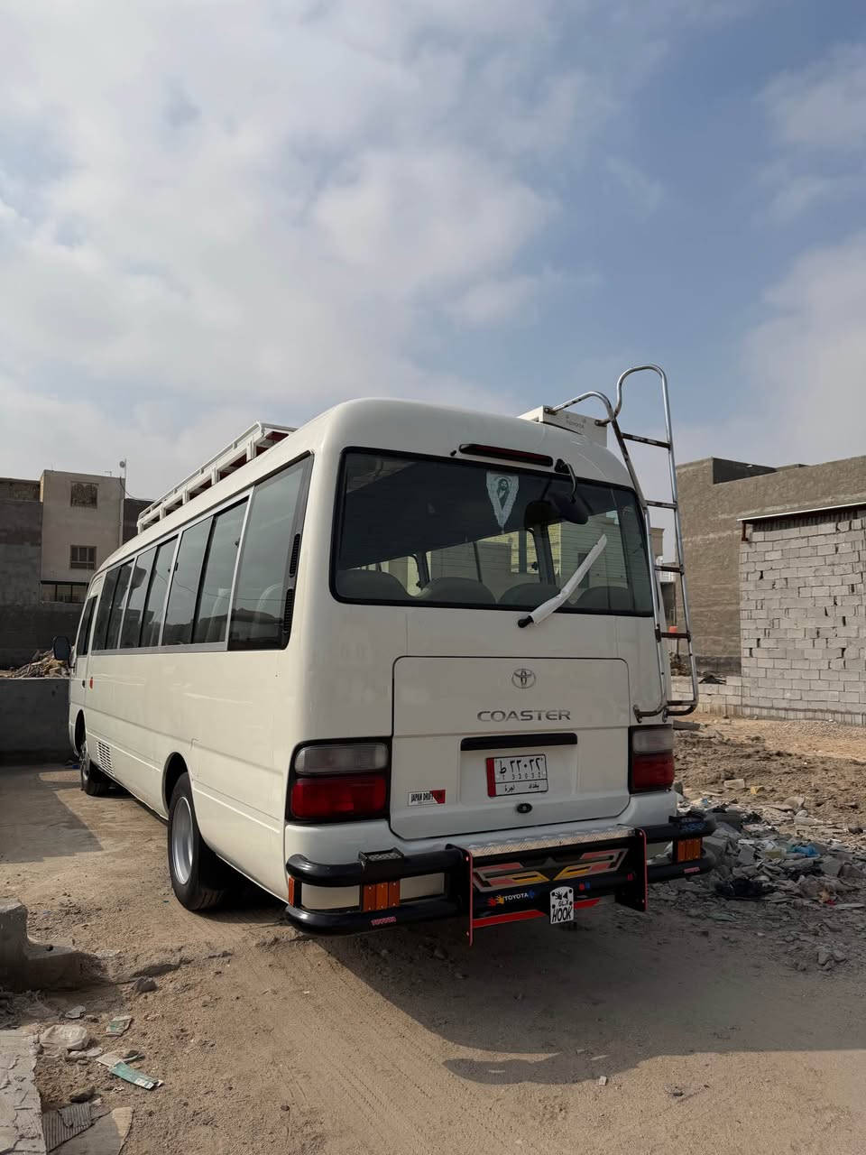 للبيع كوستر 2014
دوشمة عامة 
تخم تاير 
سلة ودرج 
كفالة عامة من الضربة
صبغ ذيل واحد 
***********///*********** البصرة, العراق
