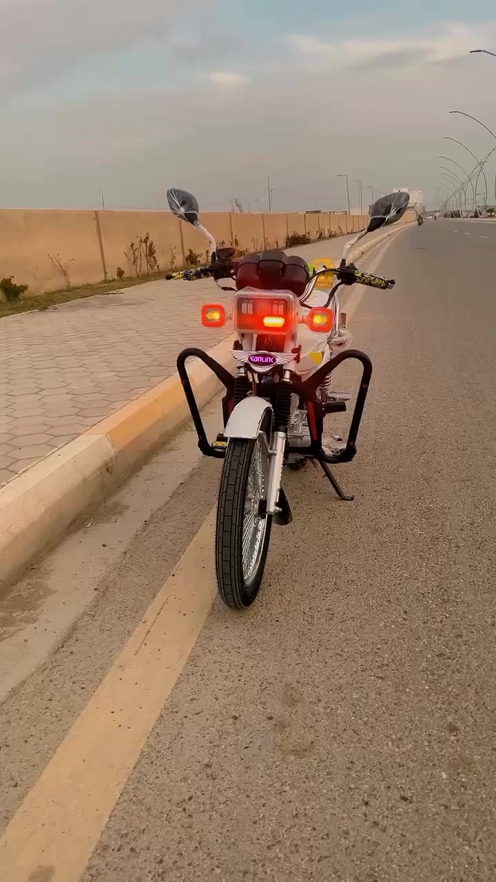 سلام عليكم 
ايراني للبيع موديل 25 كفاله عامه بعده جديد كلش
 قبل سبوعين من شديته بعدد ع سحك دهن شركه 
ويا ورقه منفيس السعر 900 وبي مجال قليل مكاني رمادي 
***********
