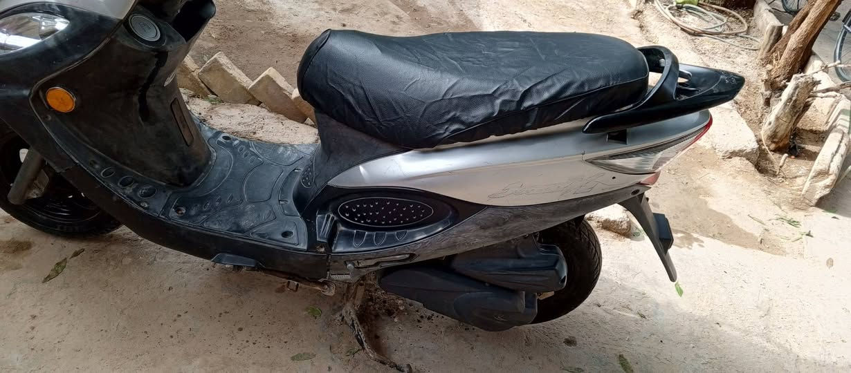 سلام عليكم 👋
للبيع Kamco v2
الدراجة نضيفة مابيها اي نقص جاهزة من كل شيء
كلها شغالة مكينة ناعمة لا تنقص ولاتبخر ولا تگطع 
كهربائياتها وگيجاتها كلها شغالة، السعر 550وبيها مجال
مكاني الغراف ***********
