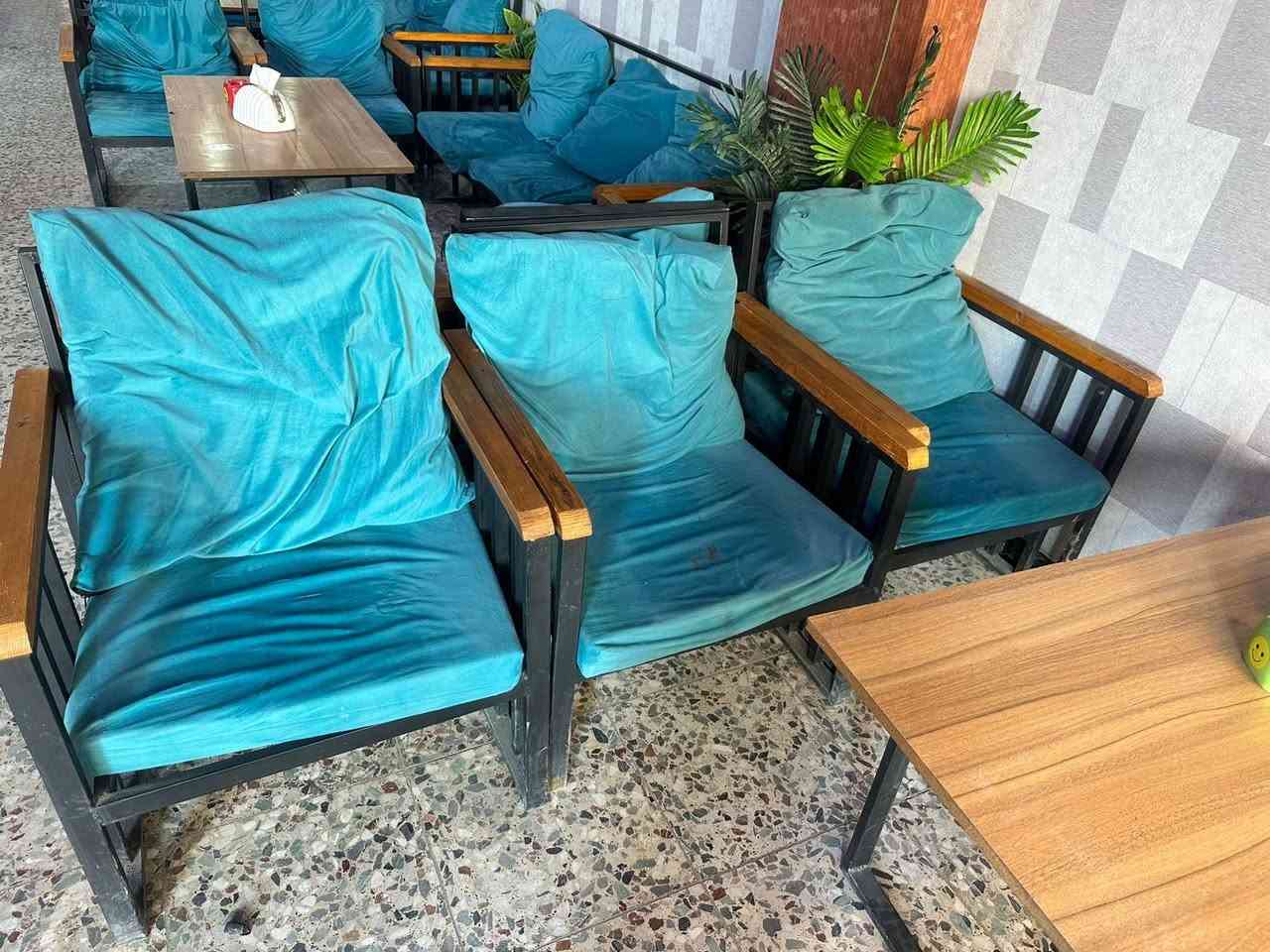 للبيع جلسات حديد
مع طبلات تسكام 
تسكام موسوكي 
عدد 8 جلسات 
كل جلسة 2 كراسي 
وكرويته طول 190 
سعر الجلسة مع الفراش 
250 الف عنواني النجف حي الزهراء
***********
