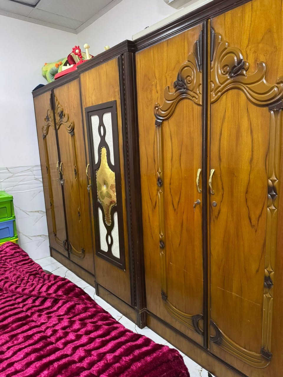 غرفه نوم للبيع 7قطع صنع عراقي الي يريد السعر 800بيها مجال  الاستفسار على رقم ***********
