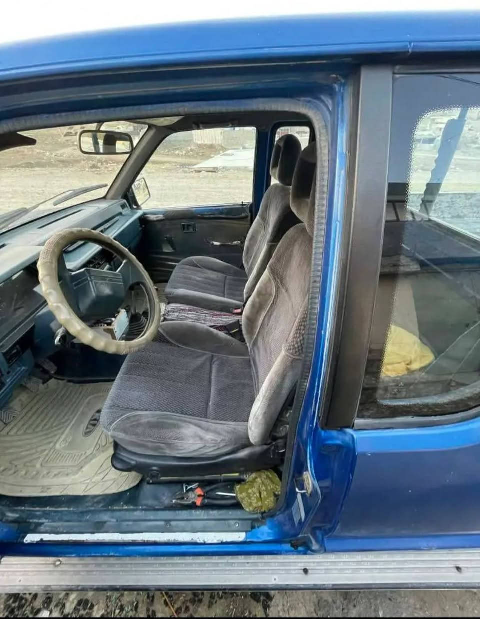 پيكاب مستربوشى موديل 90 رقم سليماني رقم و سه نه وى تازه يه گير و مه كينه به شه رت به شه رتى ته حويل نرخى 42 وه ره قه.
***********
*********** السليمانية, العراق
