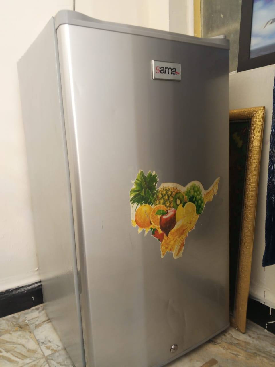 السلام عليكم
ثلاجه حجم صغير جديده نضيفه كلش اي عطل او تصليح مابيها السعر 75 
للاستفسار او الاتصال *********** بي واتساب
