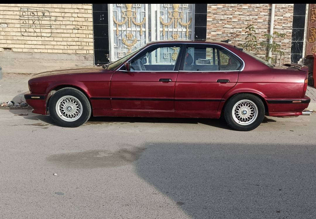 السلام عليكم مره خصت الادمن.
بي ام 520 1992اوتماتيك رقم بغداد بسمي سنويتها ساقطة صارلها شهر  تبريد منظومه كامله اني مبدلها على ايدي تخم تاير جديد زنون اصلي  مكينه خير من الله كير بس بالثاني بي طبه وباقي النمر تخبل امشي بيها 200 يرادلها  نواعم غير متواجد على الفيس مكاني بغداد / الحسينية / الراشدية السعر 65 وبيها مجال قليل  الاستفسار اكثر الاتصال *********** ابو محمد
