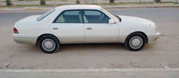 سلام عليكم سياره كراون جاهزه مكفول من لعيب لشرعي منضومت زنون حداديه عربانه جديده تبريد شغال جهازه سعر95 بيه مجال لشراي سياره مال بيت ما متعوبه تصال علئ رقم ***********
