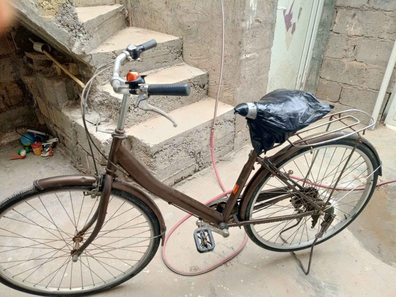 بايسكل للبيع حجم 26 بايسكل نظيف بس مضبوط سعر 45 مكان الصقلاويه شهداء الثانيه الاستفسار اتصال على هذا الرقم***********
