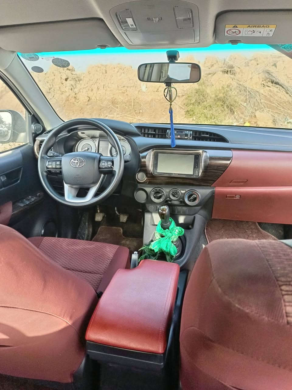 سلام عليكم سيارة للبيع 23 ماشيه 35 المكان واسط نعمانيه كفاله عامه بسم سيد يوسف البعاج  السعر 275 وبيها مجال بصيط للستفسار  ***********
