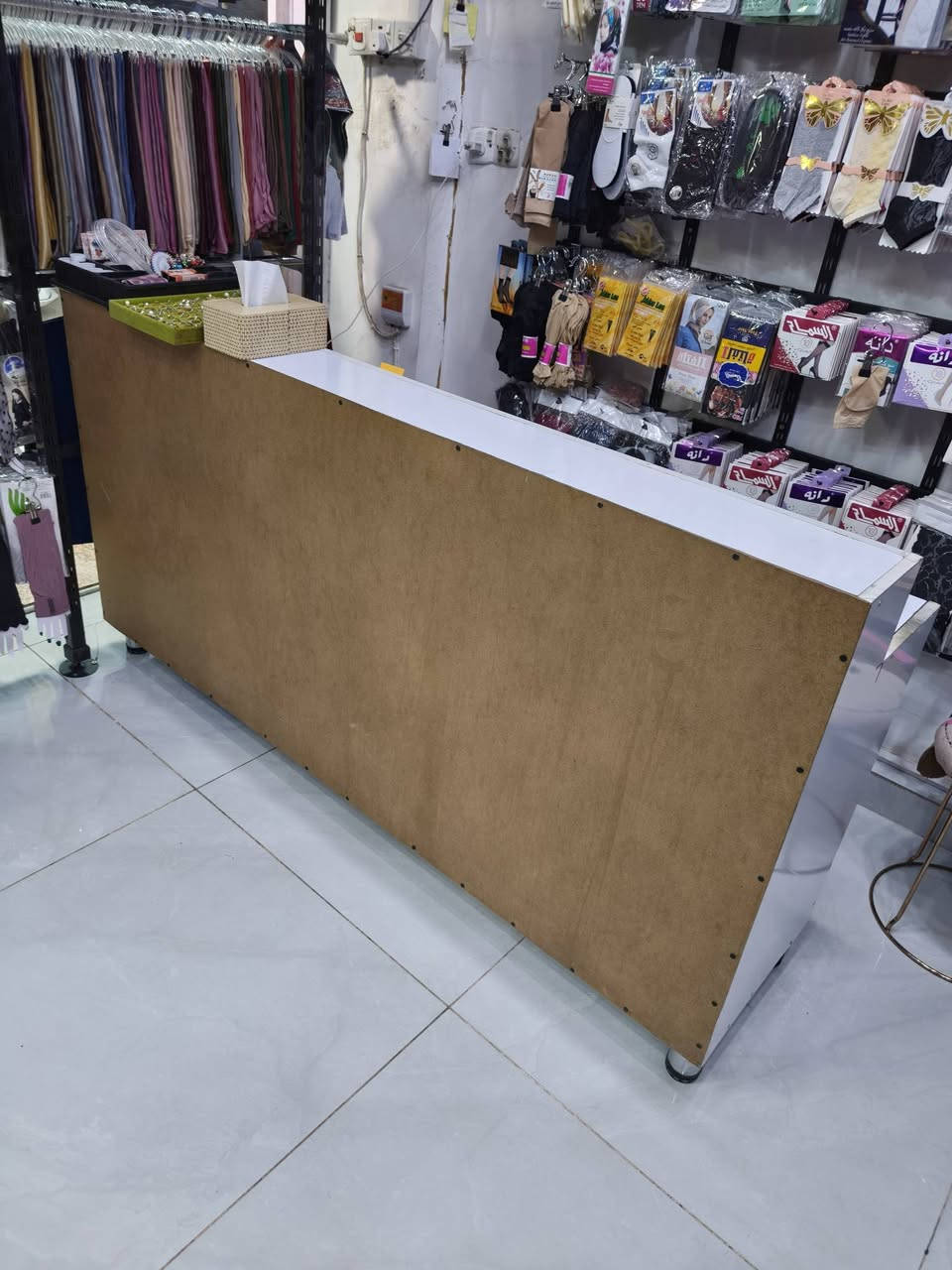 السلام عليكم ميز للبيع 
القياس الطول 180سم العرض 60 سم 
الاستفسار ***********
السعر 100
