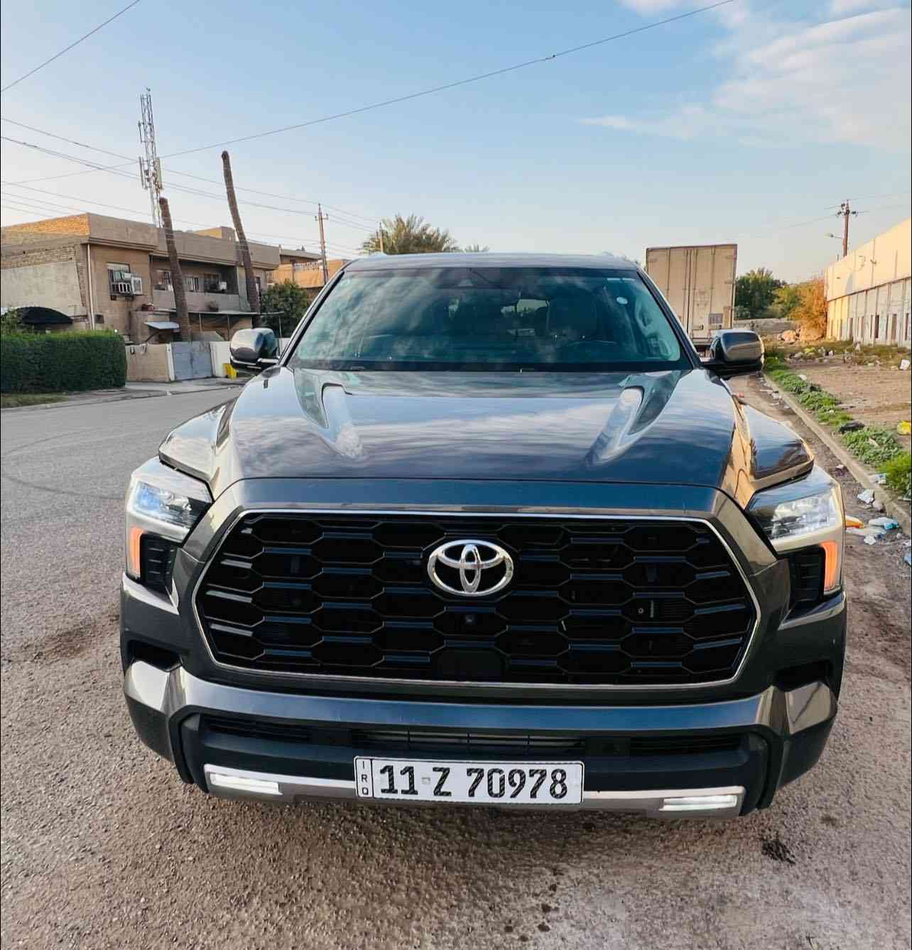 السلام عليكم  للبيع سيكويا
Toyota 
تويوتا - سيكويا لمتدد هايبرد

* موديل2024 كفالة عامة من الصبغ والتبديل 
(فقط بارد شبر)  

* المحرك : 3.5 ليتر ( 437 BHP )

* عدد اسطوانات : 6 ( سلندر )

المواصفات :-

بانوراما 

- مثبت السرعة

- مقاعد كهربائية 

- مقاعد جلد ابيض ملكي

- مقاعد تدفئة و تبريد

- عدد المقاعد 7

-الويل قياس 20 انج المميز

- صندوق كهربائية

- نظام المكابح المانعة للانغلاق ABS

- نظام قفل العجلات

- أنوار LED أمامية

- كاميرا 360 درجة 4 كامرات

- نظام مراقبة ضغط الإطارات

- ابل كار بلاي و توصيل بلوتوث

- نظام صوت بريميوم

- وضعيات قيادة درايف مود سبورت
 ايكو نورمال كونفورت 

- مرايه جانبيه كهربائي مميزه 

لمعرفة السعر اتصل……

***********
