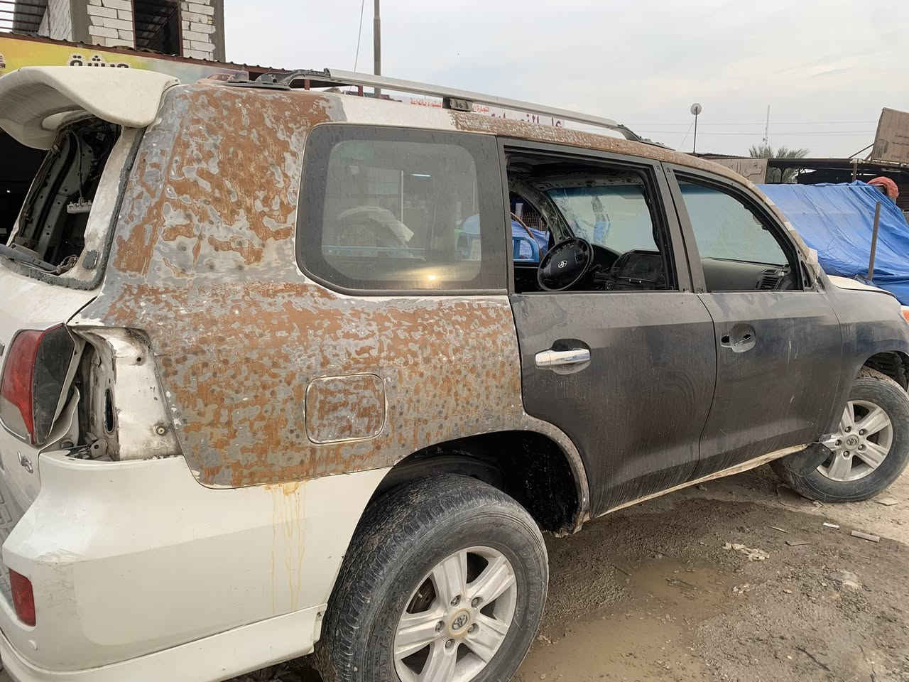 السلام عليكم صباغ سيارات الي  حديث قديم اطيك شغل درجه اولى اكدر افتح محل اني ماريد عدي محل تبريد فه العده شغل اني اشتغل *********** وشكراً لكم ALIBENZالصباغ
