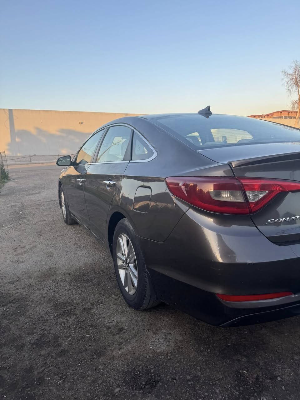 يالله سلام عليكم سوناته موديل ٢٠١٦  أمريكي حادثها جاملغ وبنيد بيها باب مبدل بلعراق وبيها مكانات صبغ أبيع عام رقم بغداد دولي بسمي سيارة مكفوله من كص مكينه كير صدر امامي خلفي تخم تاير منضومت تبريد كله مكفول  السعر ٩٥ وبيها مجال مكان سيارة بغداد البياع ***********
