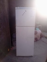 ثلاجة • ٢٤ قدم • القائم