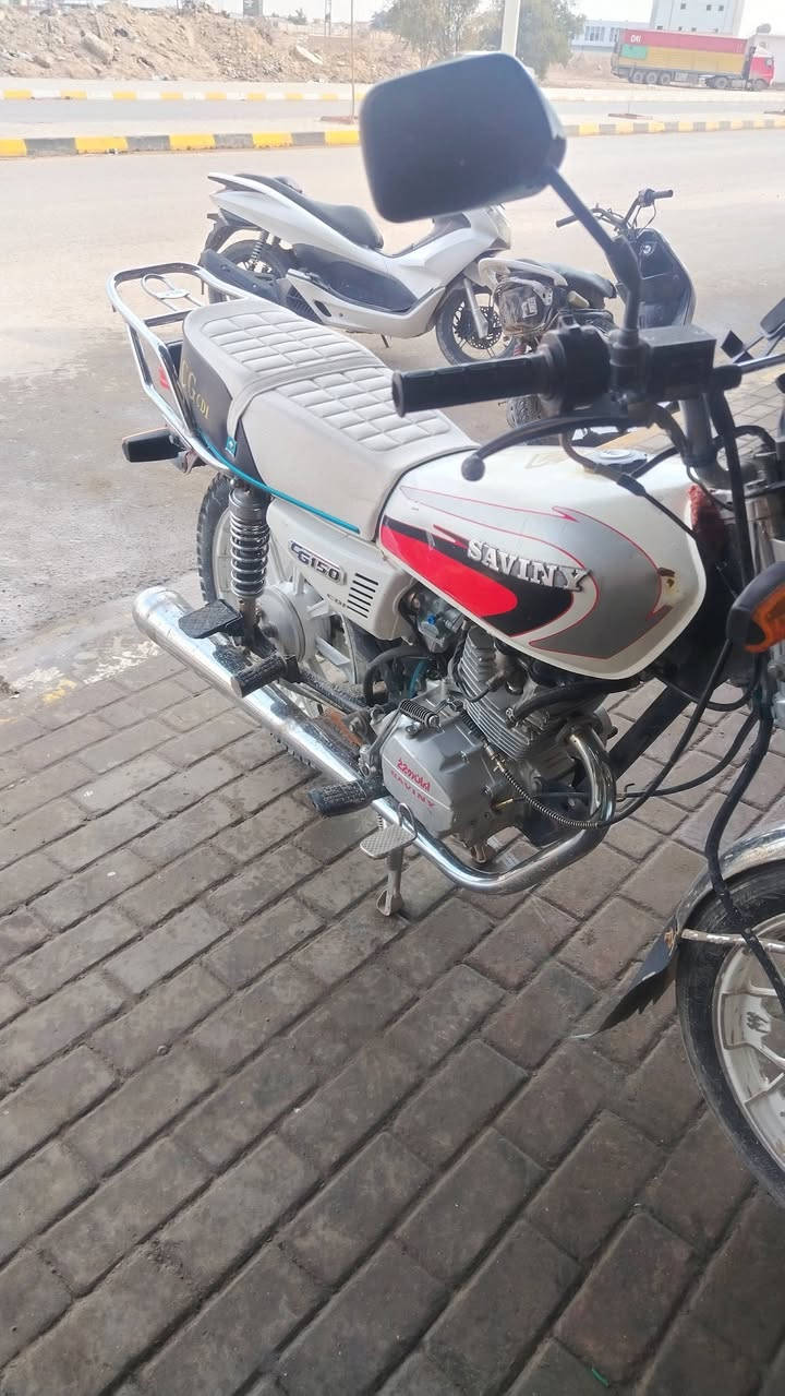 السلام عليكم
إيراني سونلك ٢٠٢١
دراجه كلش نضيفه
شغاله نكره سلف ماناقصها شي
منفيست بلادي السعر ٤٢٥
للتواصل ***********
أو زورونا عند معرض مهندس للدراجات
سامراء حي سكك شارع تربيه
